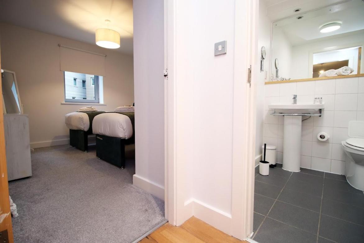 Hamilton Court 1Bedroom Apartment, Bright And Central Location With Balcony And Wi-Fi بريستول المظهر الخارجي الصورة