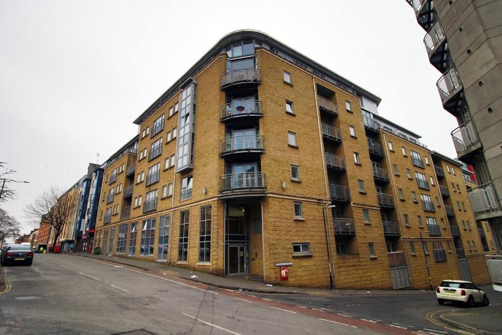 Hamilton Court 1Bedroom Apartment, Bright And Central Location With Balcony And Wi-Fi بريستول المظهر الخارجي الصورة