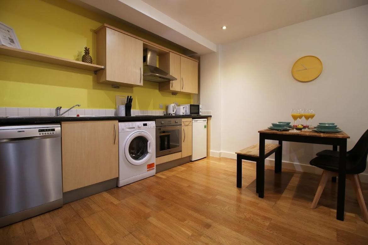 Hamilton Court 1Bedroom Apartment, Bright And Central Location With Balcony And Wi-Fi بريستول المظهر الخارجي الصورة